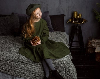 Robe de fille boho de Noël, robe en lin vert, robe à manches longues bébé tout-petit adolescent, tenue de fille festive, robe rétro, robe en lin ébouriffée