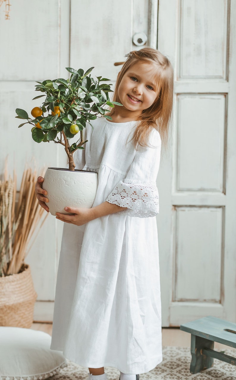White Flower girls dress Linen white dress for a girl Wedding girl dress with lace