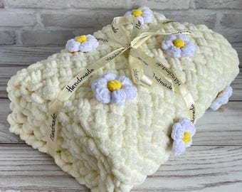 Plush chunky flower Blanket, New Mom Mum Gift, Baby Girl Blanket Newborn pregnancy Gift idea