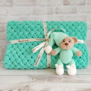 Gender neutral baby gift, Crochet Baby Blanket, Coming Home Blanket, Baby party gift, New mom gift
