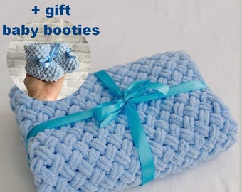 New baby boy gift, blue crochet blanket for baby boy, unique baby gift, newborn crib blanket