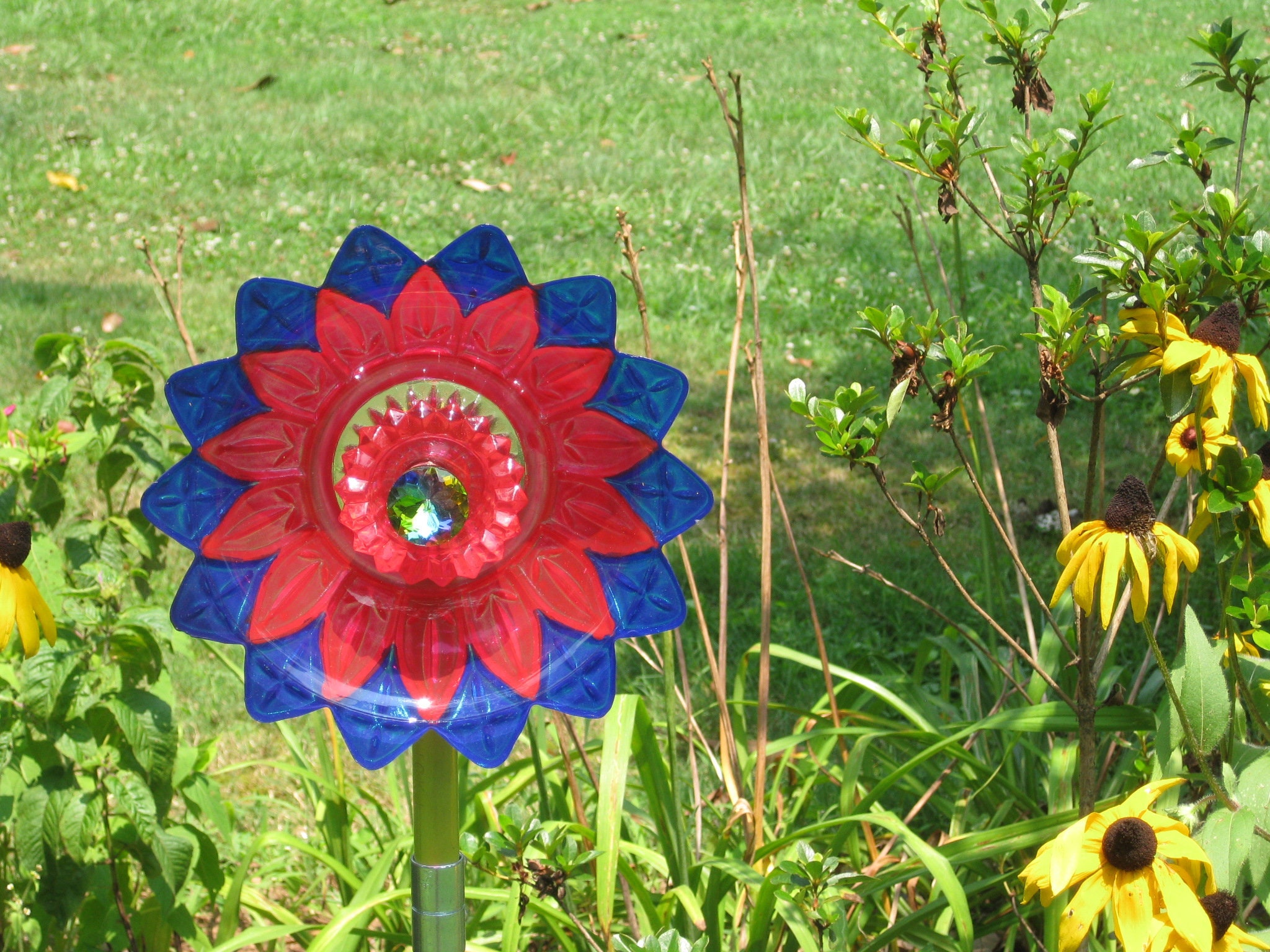 Flor de jardín Arte de patio de vidrio hecho a mano Arte de | Etsy