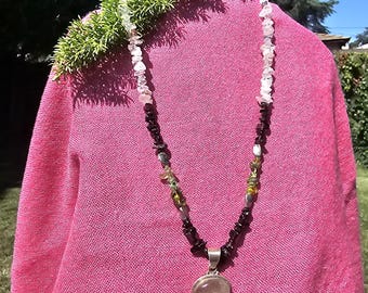 Rutilated Quartz Pendant Necklace, Garnet Peridot Quartz Chip Beaded Necklace, Boho Gemstone Jewelry