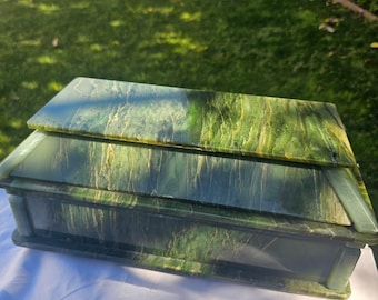 Natural Nephrite Gemstone Jewelry Box from Russia – Handcrafted Green Stone Collectible Gift