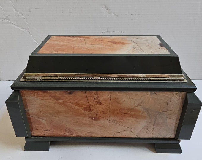 Jasper hinged Jewelry Box, from Russia. (Amazing House Decoration Gift!)