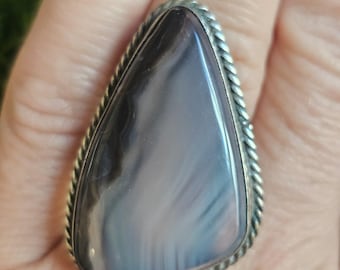 Agate Gemstone Ring Size 8 – Natural Stone Ring with Silver Tone Metal, Boho Crystal Jewelry, Minimalist Statement Ring, Gift for Her