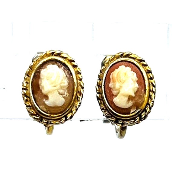 Vintage Shell Hand Carved Lady Cameo Gold Tone Cl… - image 2