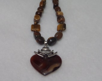 Collar de corazón de ágata
