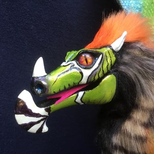 Dragon puppet shoulder