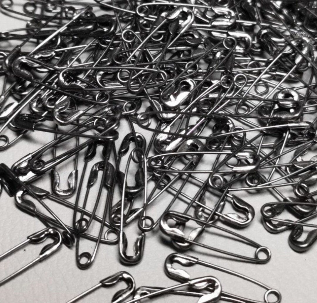 100 Very Small Safety Pins 1.7cm Long Safety Pins Stitch Mak Wholesale