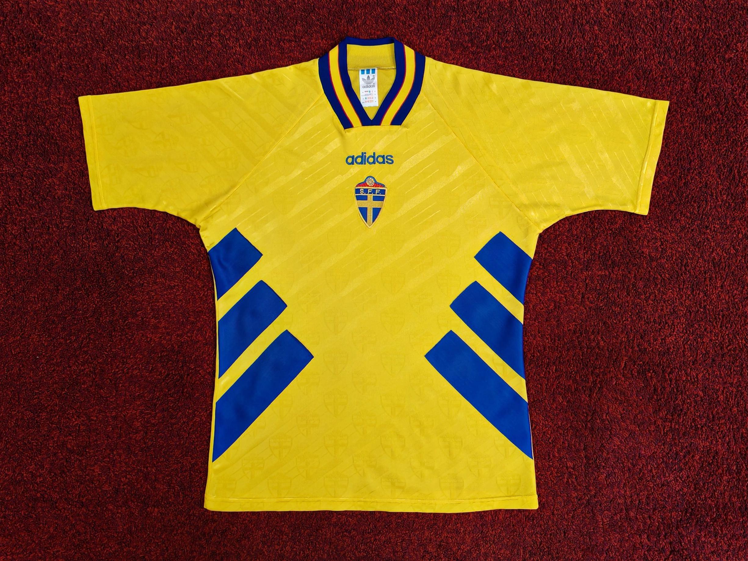 【貴重】スウェーデン代表 1994 #7 ラーション ユニフォーム 貴重】スウェーデン代表 1994 #7 ラーション ユニフォーム Vintage