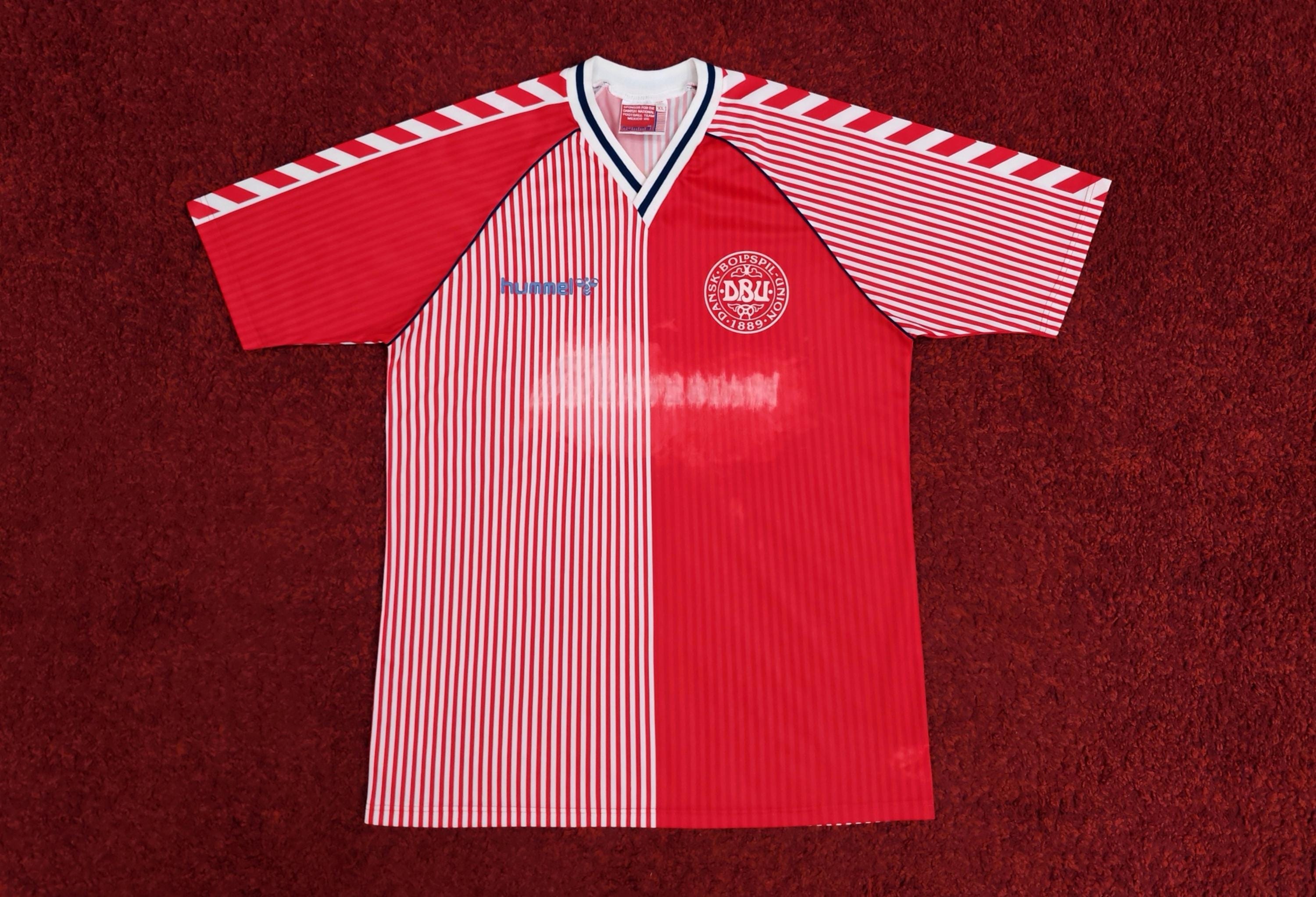 2023 Denmark Hummel 'DBU 86' Réédition Maillot extérieur Hojlund #21