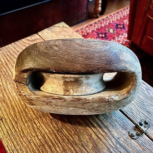 Wooden Antique Marine & Maritime Nautical Block Pully.  Salvage. Hand Carved