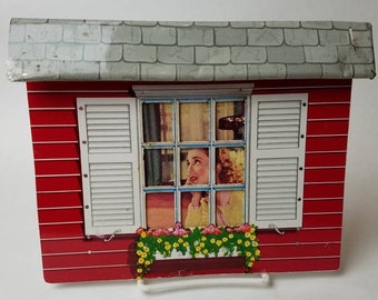 old fashioned dollhouse