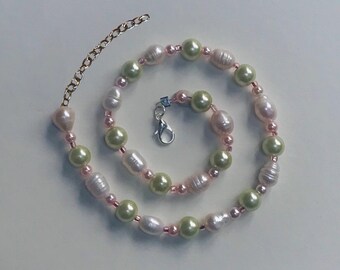 Pink and Green Pearl Necklace main image 1