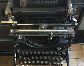 Machine à écrire vintage underwood.