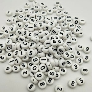 100 szt. Koraliki Cyfrowe, Płaskie, Okrągłe w Białych i Czarnych Przekładkach, 7 mm, Mieszane Koraliki Cyfrowe do Biżuterii