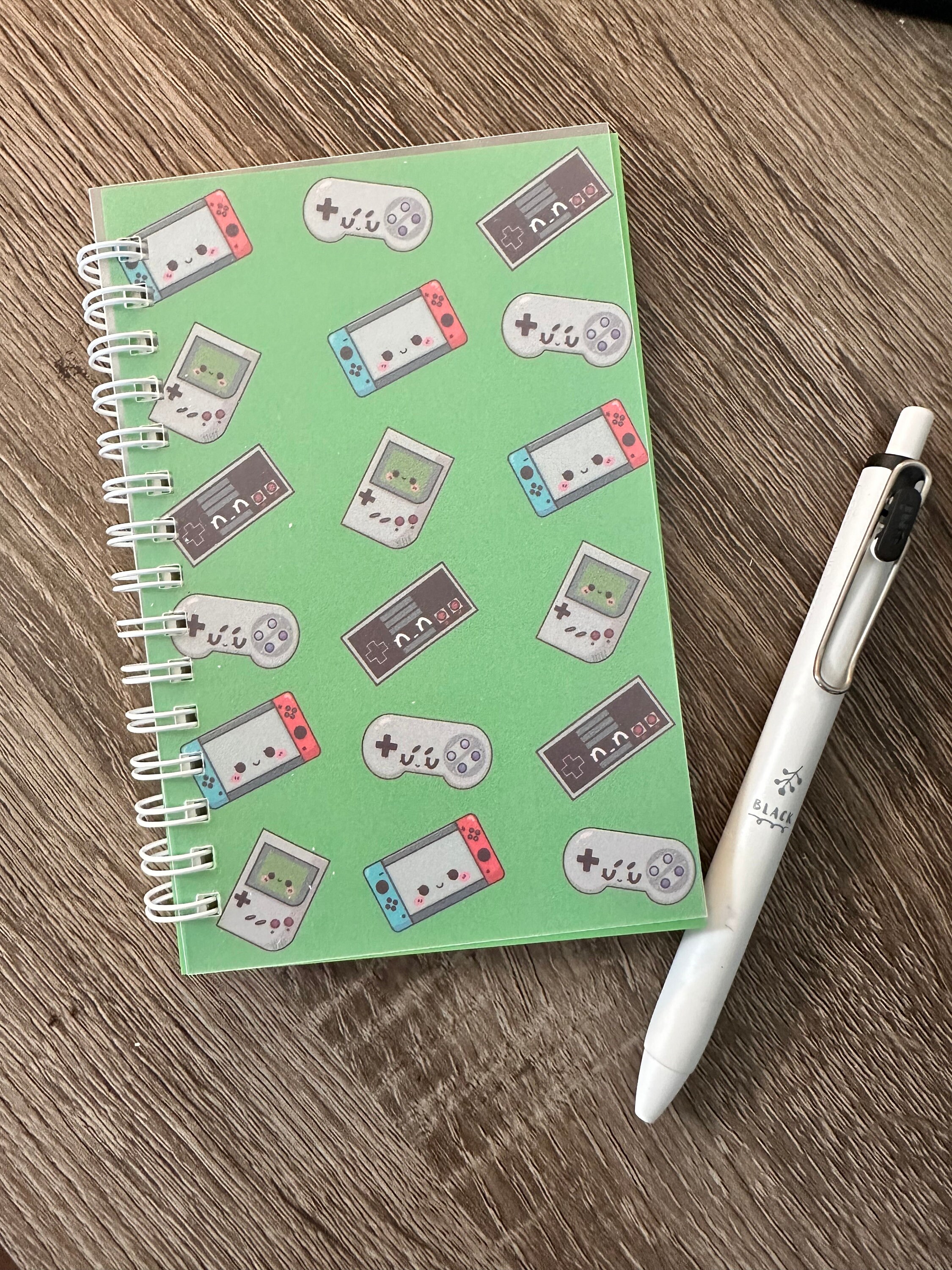 Video Game Notebook, Cute Sketchbook, Video Game Journal, Retro Video  Games, Gift for Gamer, Video Game Gift, Arcade Aesthetic 