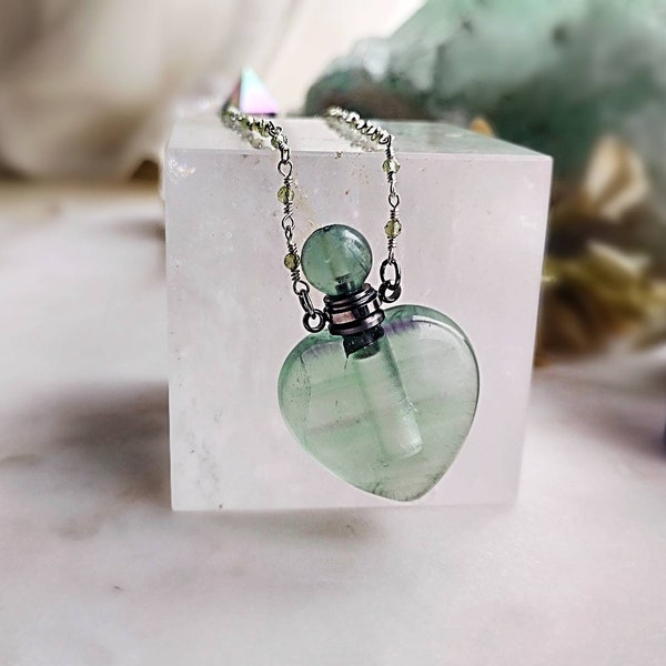 Green Fluorite Heart Necklace - Crystal Vial Necklace - Cremation Ashes Jewelry - Pet Ashes Urn Necklace - Memorial Keepsake - Loss of mom