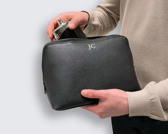 Mens Personalised Washbag With Initials - Luxury Mens Toiletry Bag - Personalised Gift For Him - Black Wash Bag For Him - Mens Grooming Bag