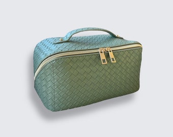 Green Woven Washbag - Green Woven Makeup Bag - Gift For Her - Toiletries Bag For Travel