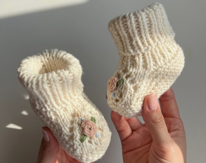 Knit Baby Booties