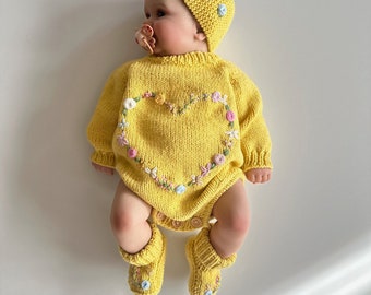 Embroidered cotton rompers set for baby girls