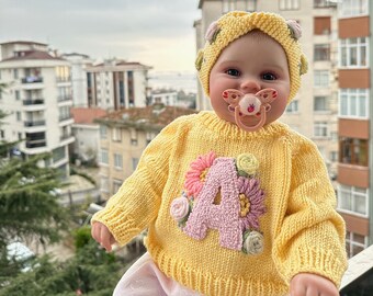 Suéter inicial de flores, suéter de bebé personalizado, regalo para niños pequeños