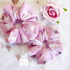 Rosa Schwäne Spitze Scrunchie Coquette Krawatte elastisches Haarband Ballett Ballerina Cottagecore Geschenk Geburtstag Lolita romantisch decora kawaii anime girl