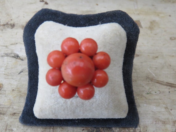 VICTORIAN 18CT GOLD CORAL cluster ring