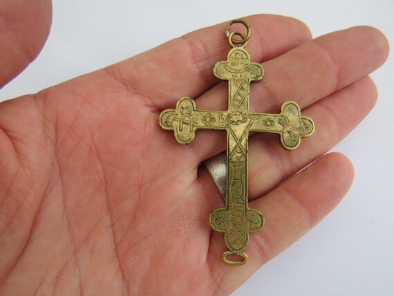 18TH CENTURY GILT METAL alma christi