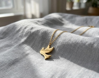 Collier colombe pour femme, pendentif oiseau de la paix, bijoux oiseau en or minimalistes, cadeau de confirmation de baptême, souvenir d'anniversaire spirituel pour elle