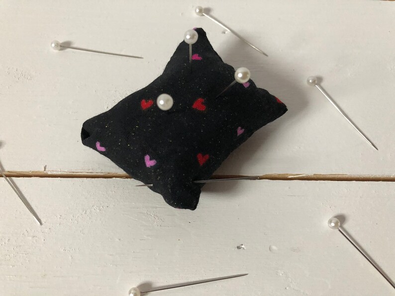 tiny pillow needle holder sewing gifts Tiny heart mini pillow pin cushions handmade pin holder doll pillow needle storage
