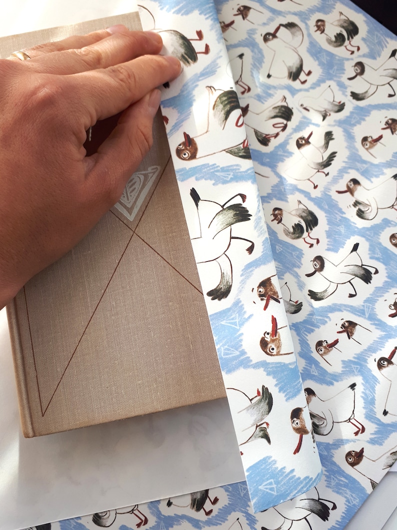 Set of 6 Sheets of Nautical Seagull Wrapping Paper in A3 Size with Twine