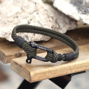 Adjustable Waterproof Bracelet for Men and Women - Handmade Custom Unisex Jewelry – army bracelet with cord and shackle - Christmas gift
