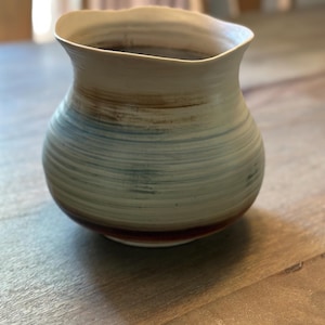 Royal Haeger Mid- Century Modern &#39;Brushed Ware&#39; Bisque Hat Vase c1960s-70s