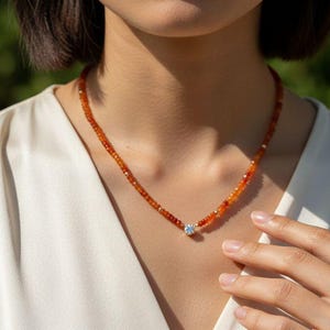 Collar de cornalina y diamantes de laboratorio / Oro de 14 quilates / Hecho a mano