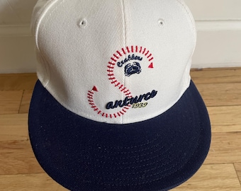Puerto Rico Santurce Crabbas Los equipos vieja liga Latina navy and white baseball cap size 7 5/8 wool acrylic blend