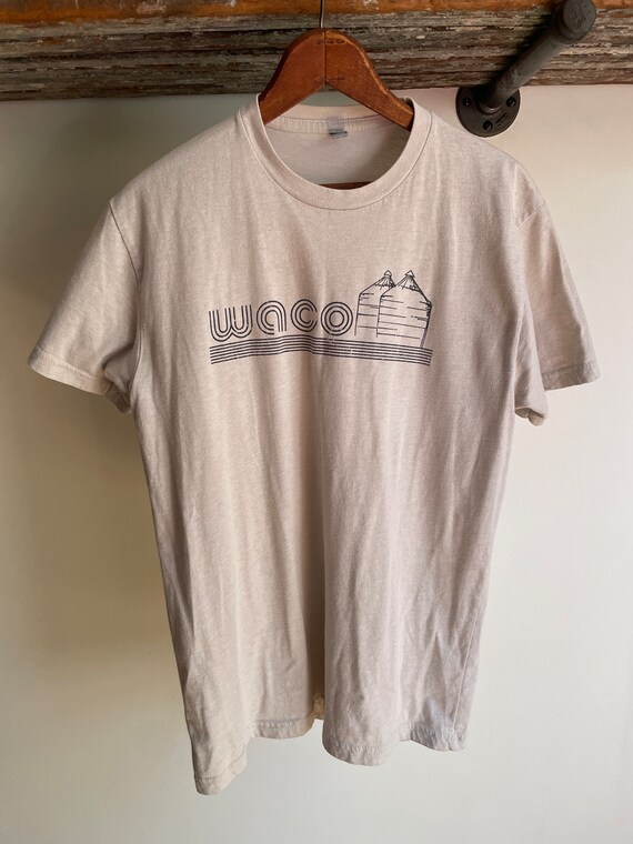 Vintage Waco Texas silos T-shirt. Size medium by N