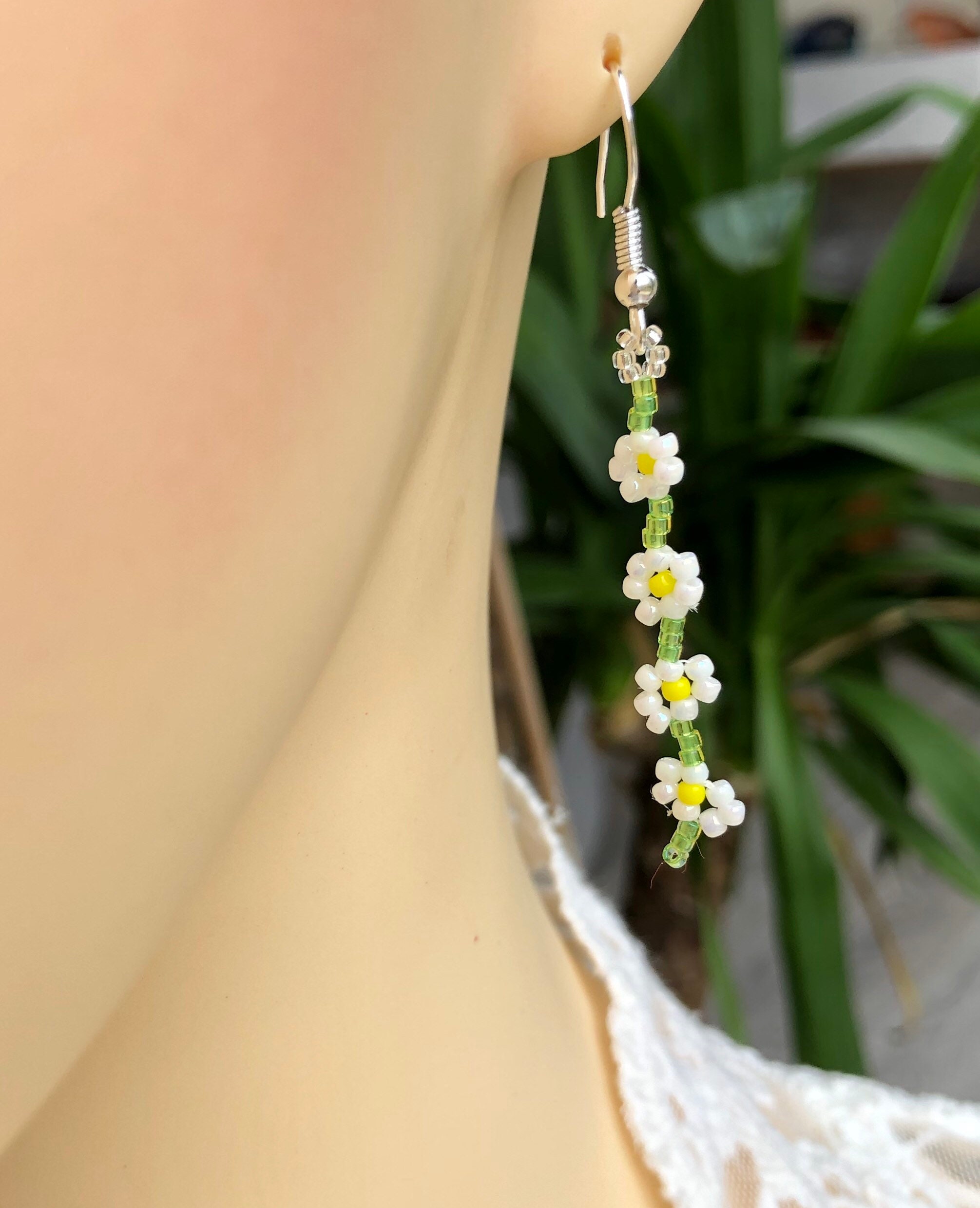 Beaded Daisy Chain Earrings Flower Earrings Seed Bead Dangle Etsy Canada