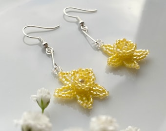 Narzissenohrringe, gelbe Blumenohrringe, Blumenohrringe, Frühlingsblumengeschenk, Geschenk für sie, Valentinsgrußgeschenk für sie, Muttertagsgeschenk