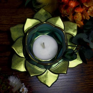 Lotus Candle Holder- Resin