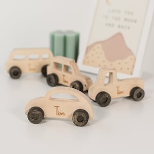 Set di 4 macchinine in legno sfuse, regalo personalizzato per bambino, giocattolo ecologico unico per bambini, fai finta di giocare a abilità motorie, materiale naturale
