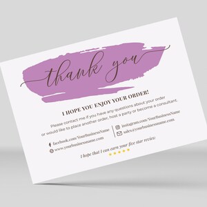 K&ouml;nnte beinhalten: Dankeskarte mit einem violetten Pinselstrich-Design. Die Karte enth&auml;lt den Text "Danke" und "Ich hoffe, Sie genie&szlig;en Ihre Bestellung!" mit Kontaktinformationen und einer F&uuml;nf-Sterne-Bewertung.