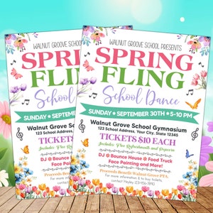 Op de afbeelding: Een kleurrijke flyer voor een schoolbal genaamd "Spring Fling" op Walnut Grove School. De flyer heeft een bloemmotief met vlinders en muzieknoten. Het evenement is op zondag 30 september van 17:00 tot 22:00 uur in de gymzaal van Walnut Grove School. Tickets kosten € 10 per stuk en zijn inclusief gratis drankjes en popcorn. Het evenement zal een DJ, springkussen, foodtruck, schminken en meer bevatten. De opbrengst is voor de oudervereniging van Walnut Grove School.