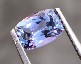 Pierre naturelle zoisite multicolore, taille coussin de 7 x 5 mm pour pendentif/bague. 1,1 carat de gemme