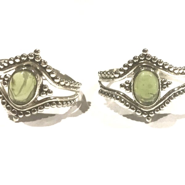 Sterling Silver Peridot hippie-boho style ring, Cabochon, August Birthstone-Please Read Full Description