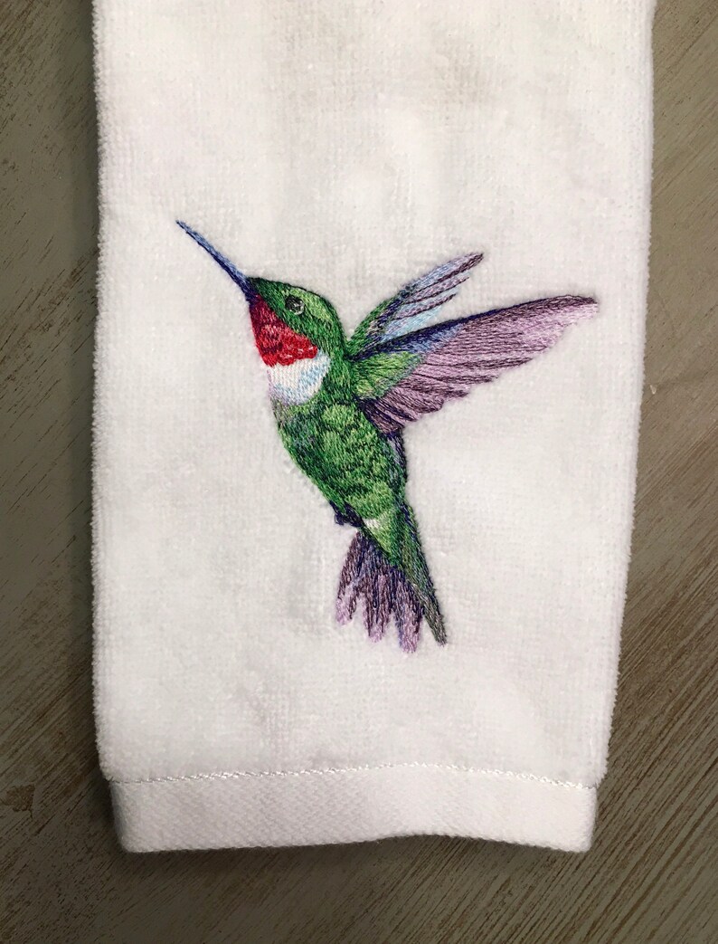 Embroidered Ruby Throated Hummingbird on Your Choice of White Velour or Terry Cotton Fingertip Bathroom Towel bild 4