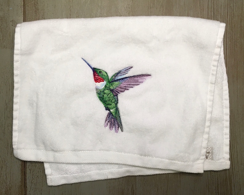 Embroidered Ruby Throated Hummingbird on Your Choice of White Velour or Terry Cotton Fingertip Bathroom Towel bild 3