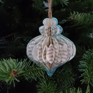 Christmas Ornament - Vintage inspired honeycomb paper Christmas tree ornament